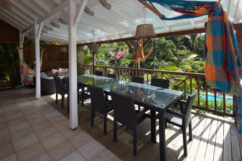 Villa ti-lolo - Coin repas terrasse 1