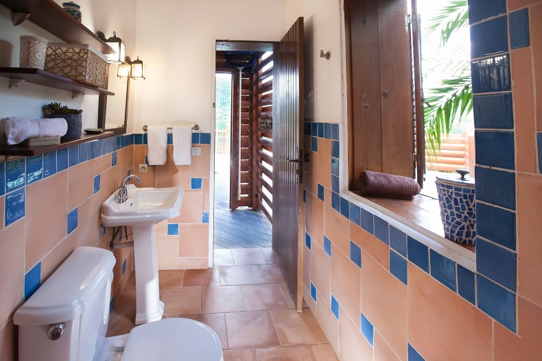 Palm Bay 18558_Bathroom2-2.jpg