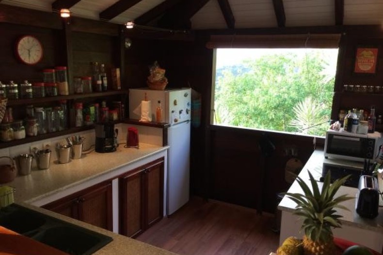 Cuisine équipée vue pleine nature