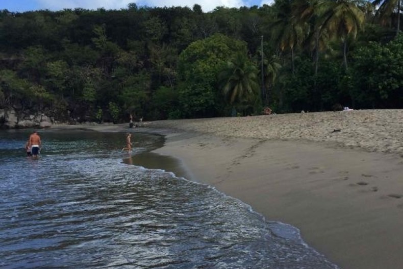 Plage Petite Anse (2 km)