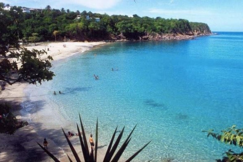 Plage de Leroux à 400m de la Villa