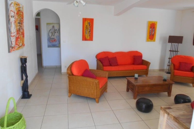 Villa Bambou sal3.jpg