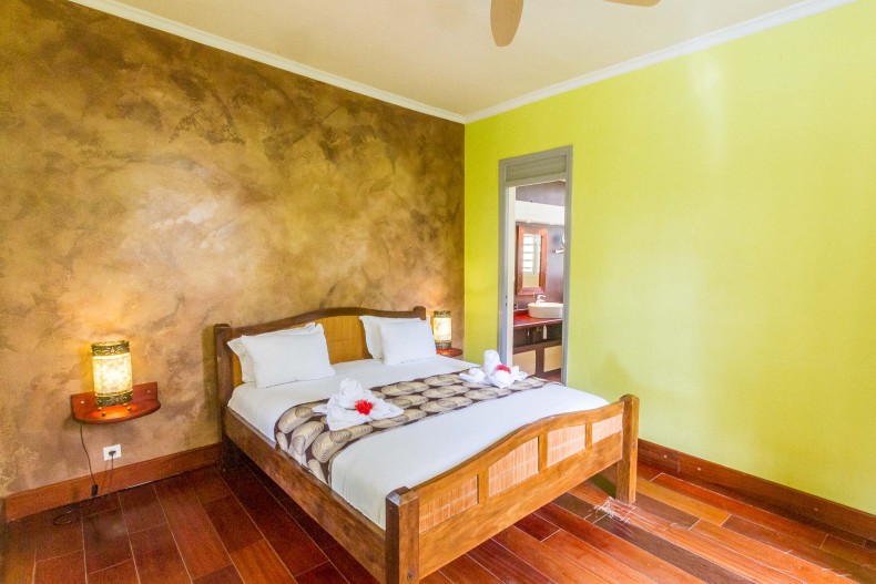 Chambre 2 avec salle de bain 2