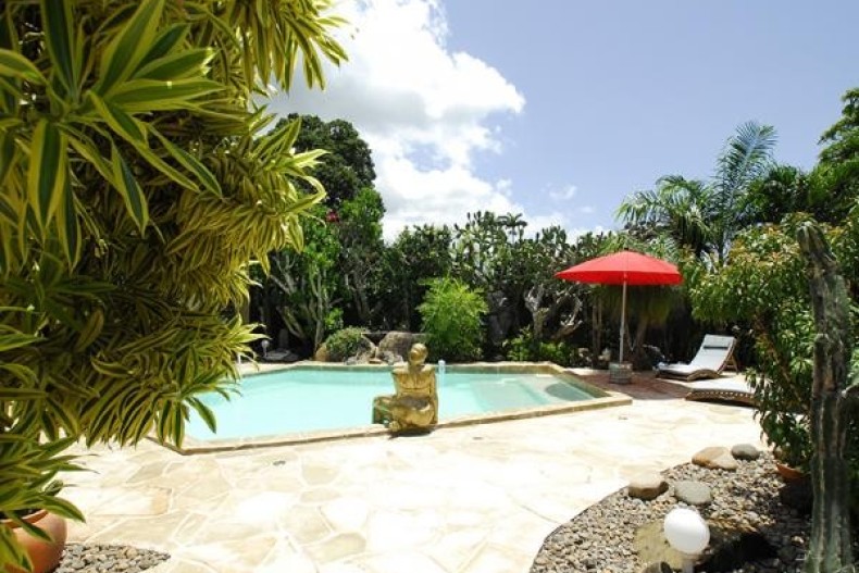 Habitation Lamentin ext.jpg