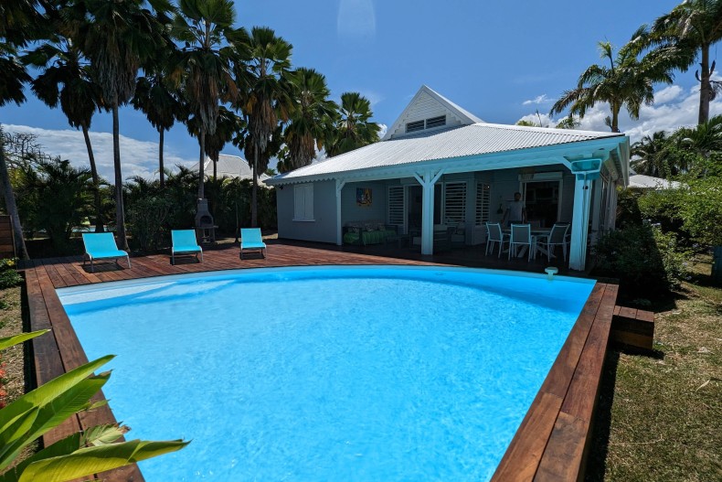 Villa Dali 18218_PXL_20230317_152724907.MOTION-01.COVER.jpg