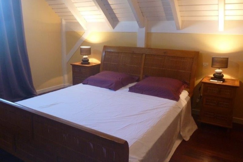 Chambre viollette au 1er étage