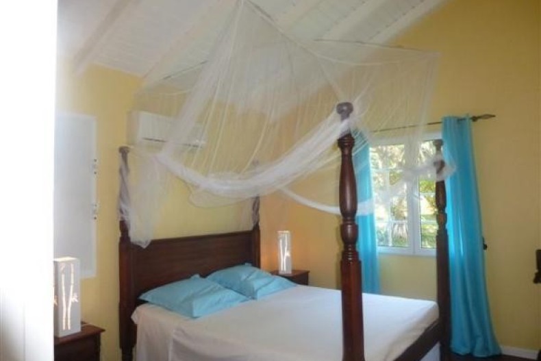 Chambre bleue au RDC