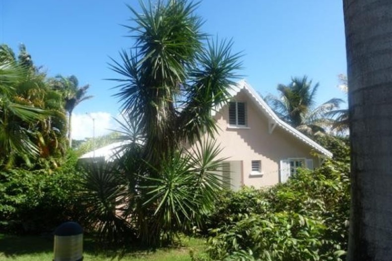 Vue de la maison de l'extérieur
