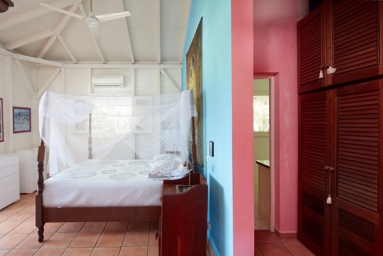 Villa La Louisiane - chanmbre queen avec sa propre salle de bain