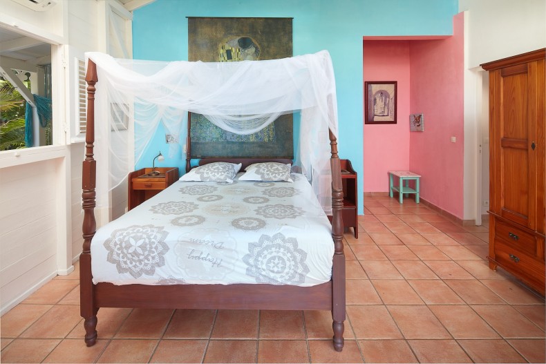 Villa La Louisiane - chanmbre queen avec sa propre salle de bain