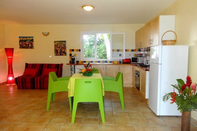 Bungalow 1 chambre vuecuisine2.jpg