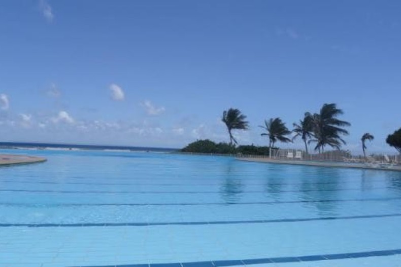 piscine à débordement