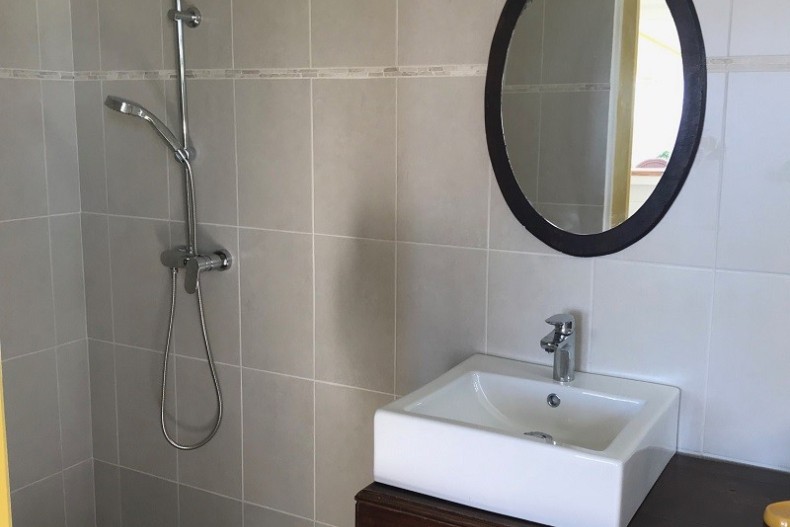 salle de bain du bungalow