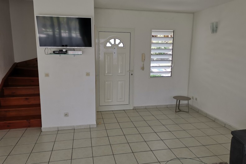 Villa Alys entree.jpg