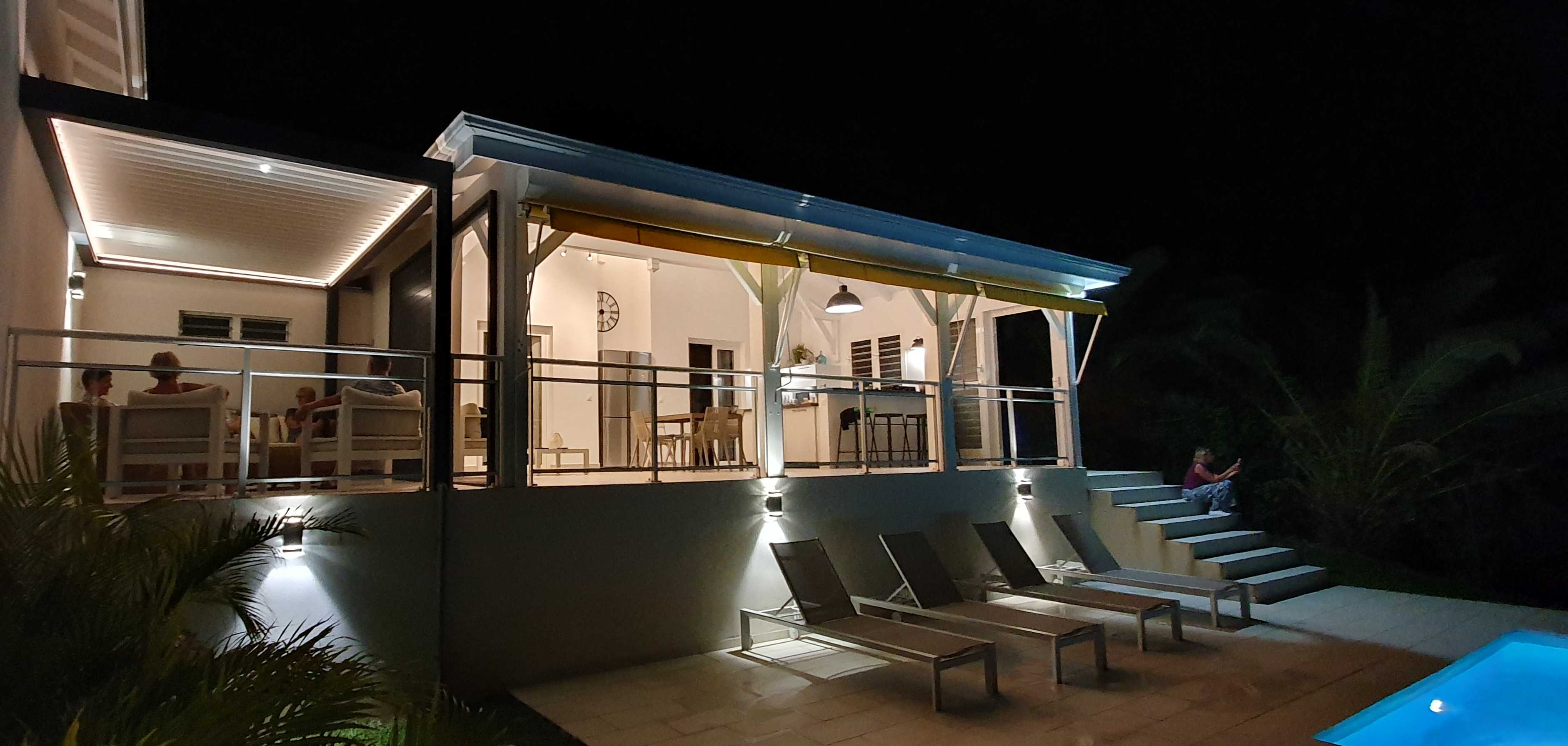 Villa Blue Marine - Une fois la nuit tombée vous profiterez d'un espace particulièrement convivial