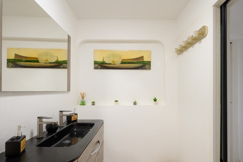 Villa Luna  18793_RDC_Ch3Sdb-1.jpg