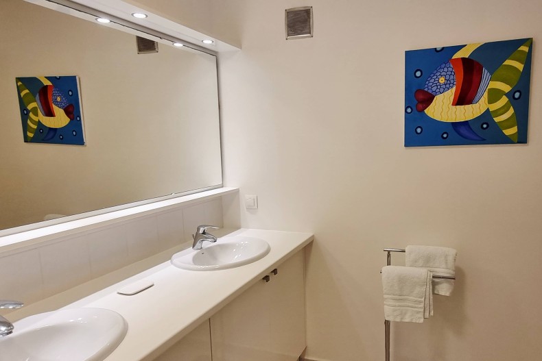 Villa Bel Bonjou 18255_14_Villa_Bel_Bonjou_La_Papillonne_SdB_1.jpg