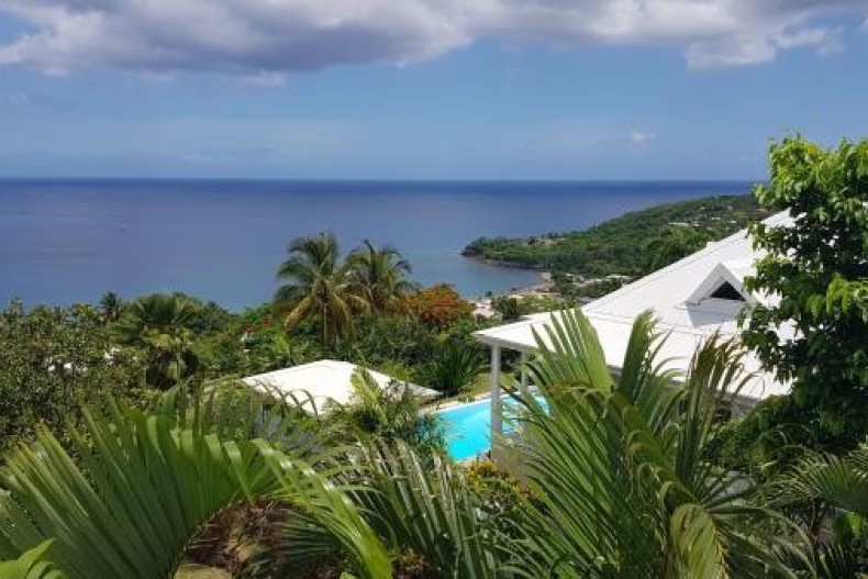 Magnifique vue mer panoramique et l'île de Montserrat