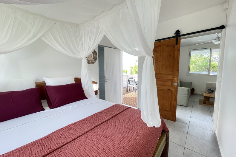 Tibo bas de villa accès 4 plages - Lit 180 x 200 chambre Climatisée
